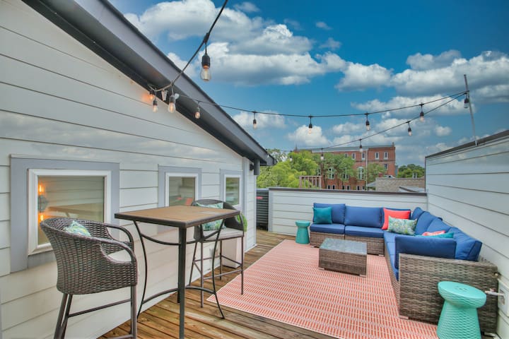 NEW • Luxury • Coveted Location • Ideal for Groups gallery image 2