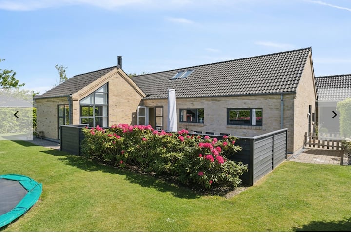 Skøn Villa I Roligt Kvarter - Hirtshals