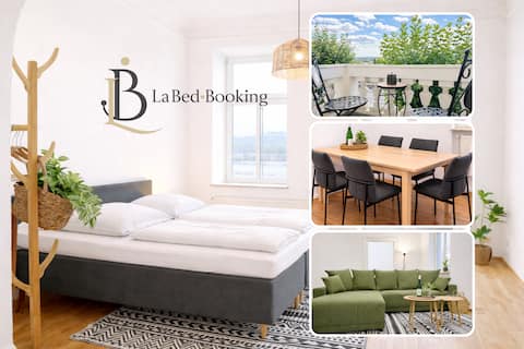 Rhine View Stay by the Drosselgasse!