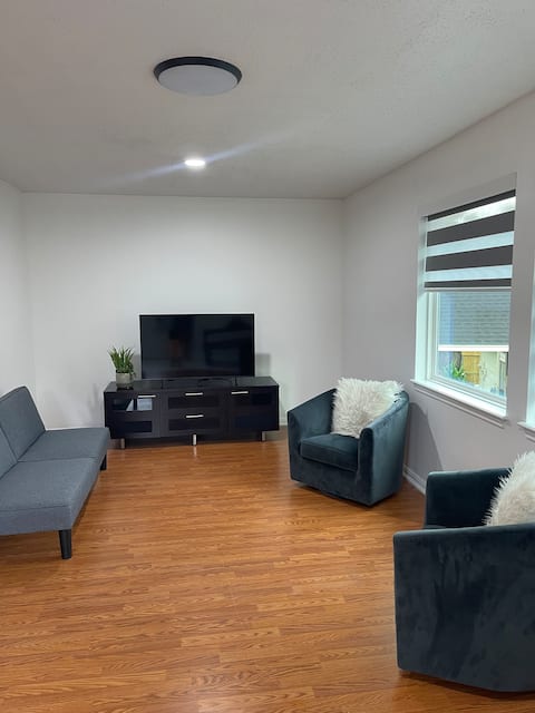 Top performing Airbnb: SkyView Nook in Addicks Park Ten