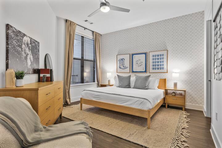 On The Corner of BOHO and SoBro – 0.5 mile to BDWY gallery image 2