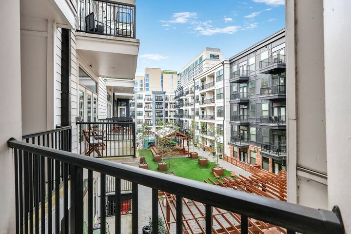 On The Corner of BOHO and SoBro – 0.5 mile to BDWY gallery image 3