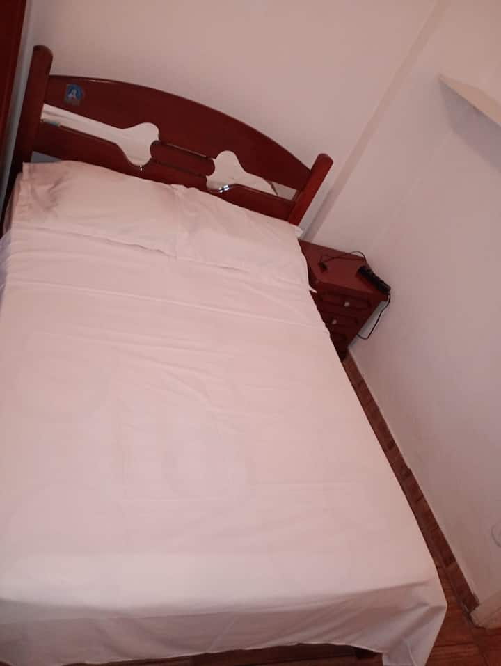 غرفة بسرير مزدوج 