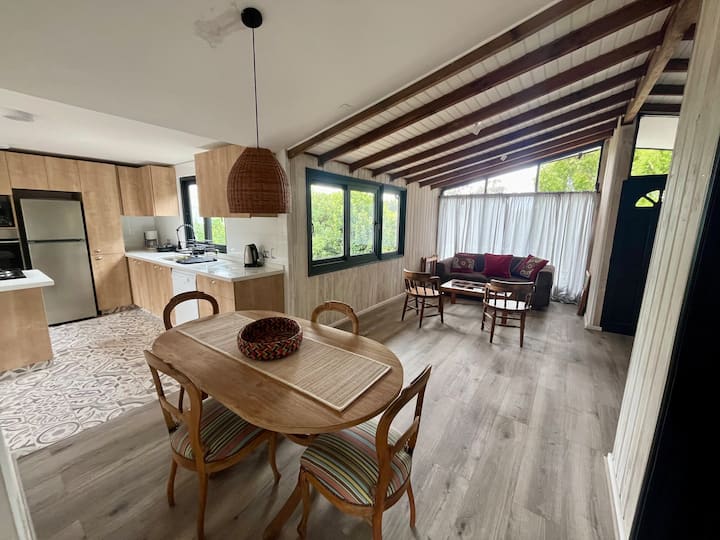 Acogedora Casa Con Gran Quincho , En Santo Domingo - Santo Domingo, Chile