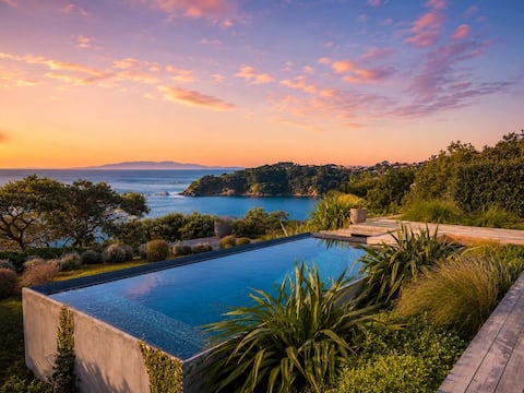 Atatu Clifftop - Panoramic Sea Views