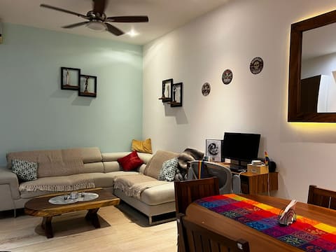 Successful Airbnb property: 1-bedroom rooftop apartment with sea view, pool, gym, work space in Playa Del Carmen