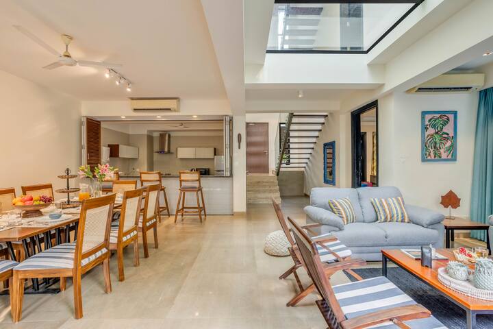 Living room image 7