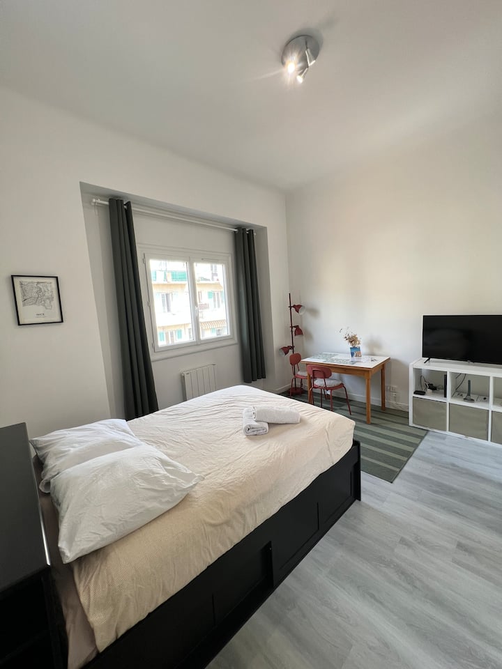 Charmant Studio Moderne à Nice éQuipée - Niza