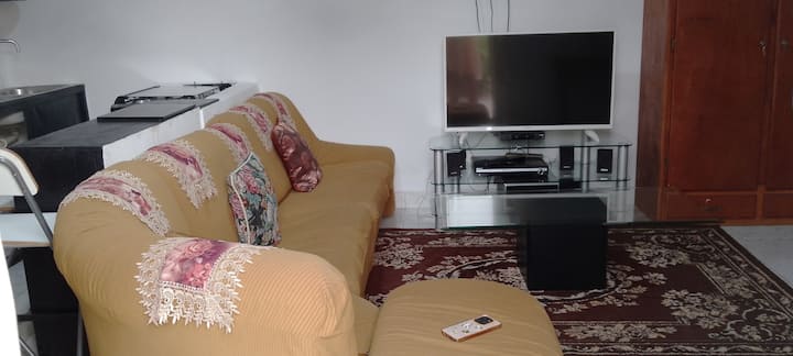 Spacious Studio Flat - Gambia