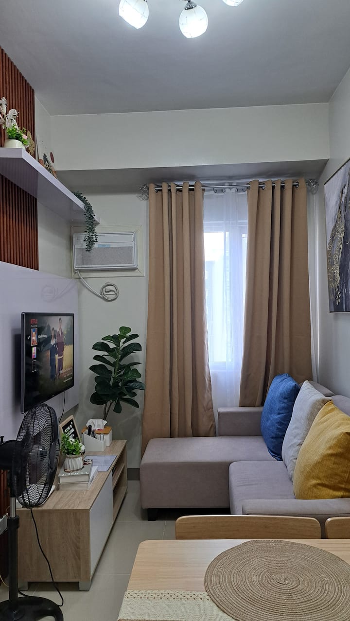 Jn Bellecobes Suite - Charm Residences (Pool View) - Marikina