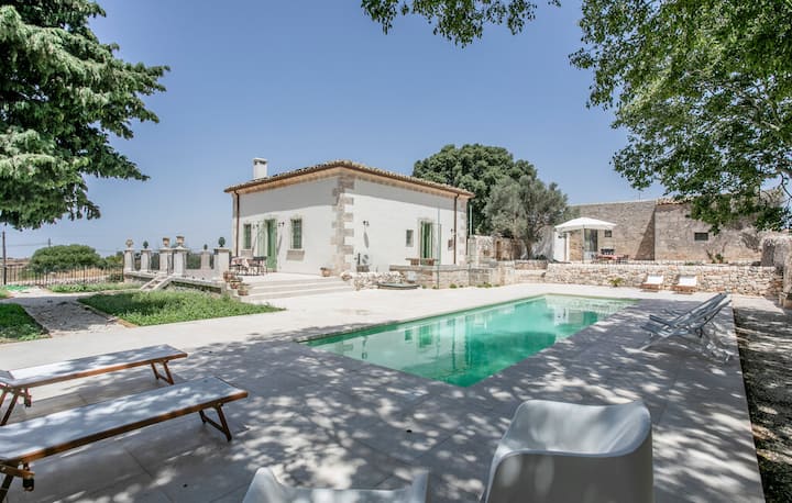 Villa Storica In Campagna Con Piscina A Ragusa - Raguse