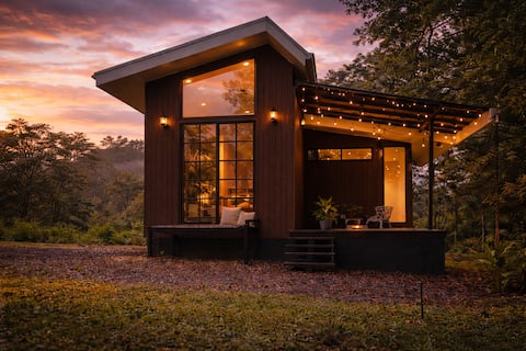 Romantic Retreat Private Jacuzzi · Volcano View