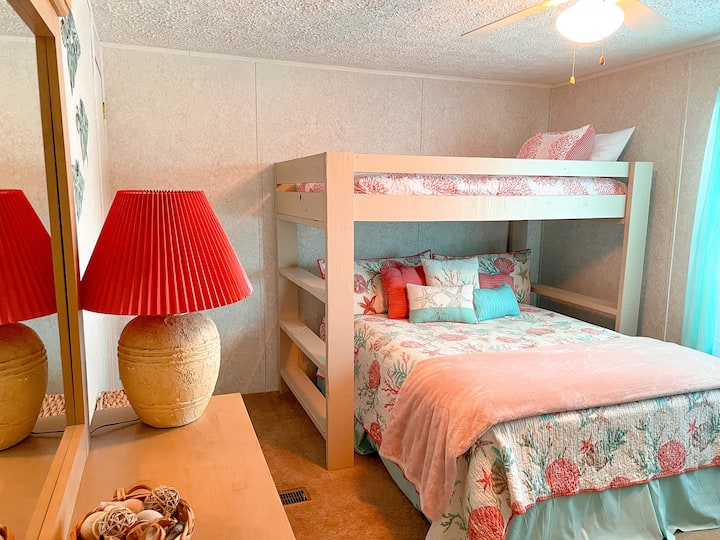 Schlafzimmer 1