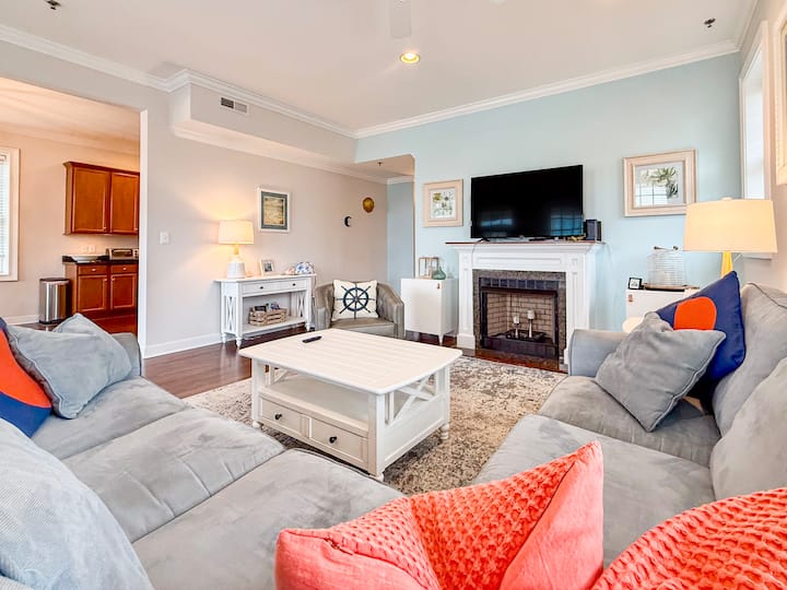 Mason Ave Condo~ Steps From Beach~ Rooftop Deck! - Cape Charles, VA