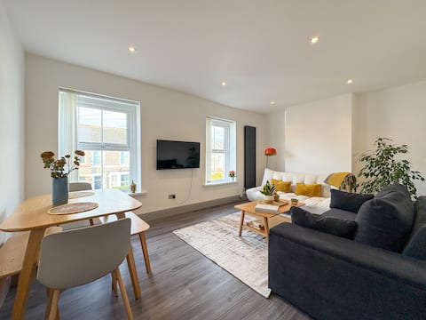 Modern 3Bed Apartment in Heart of Penarth