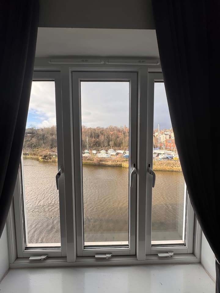 Harbour Apartment With Parking | Sleeps 5–7 | - Robin Hood's Bay