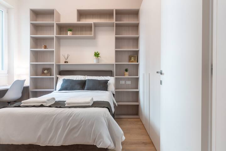 Bright & Modern 4 bedrooms Apartment in Center gallery image 5