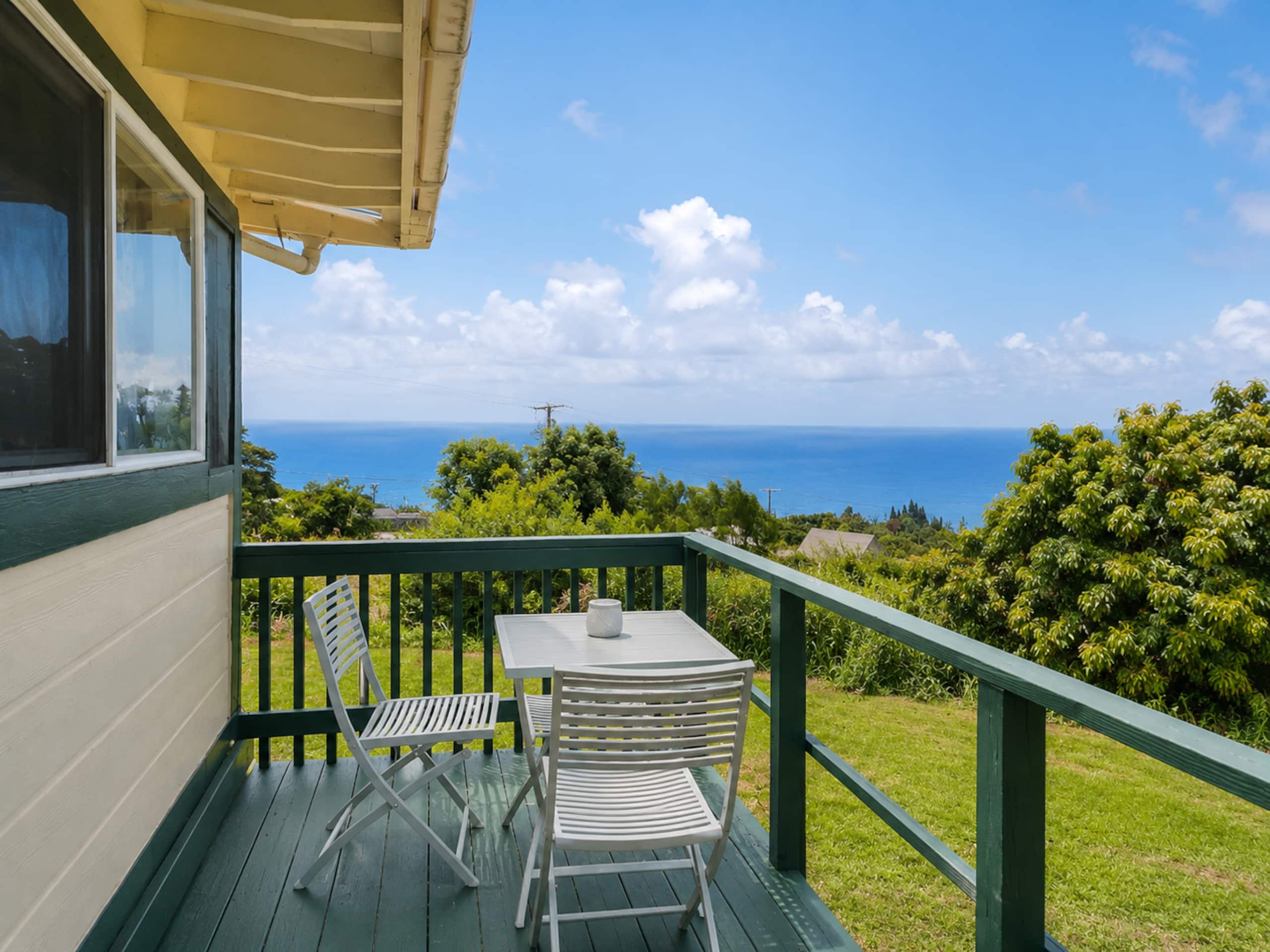 Aloha Magic Cottage w/ Private Porch & Ocean Views - Photo 20