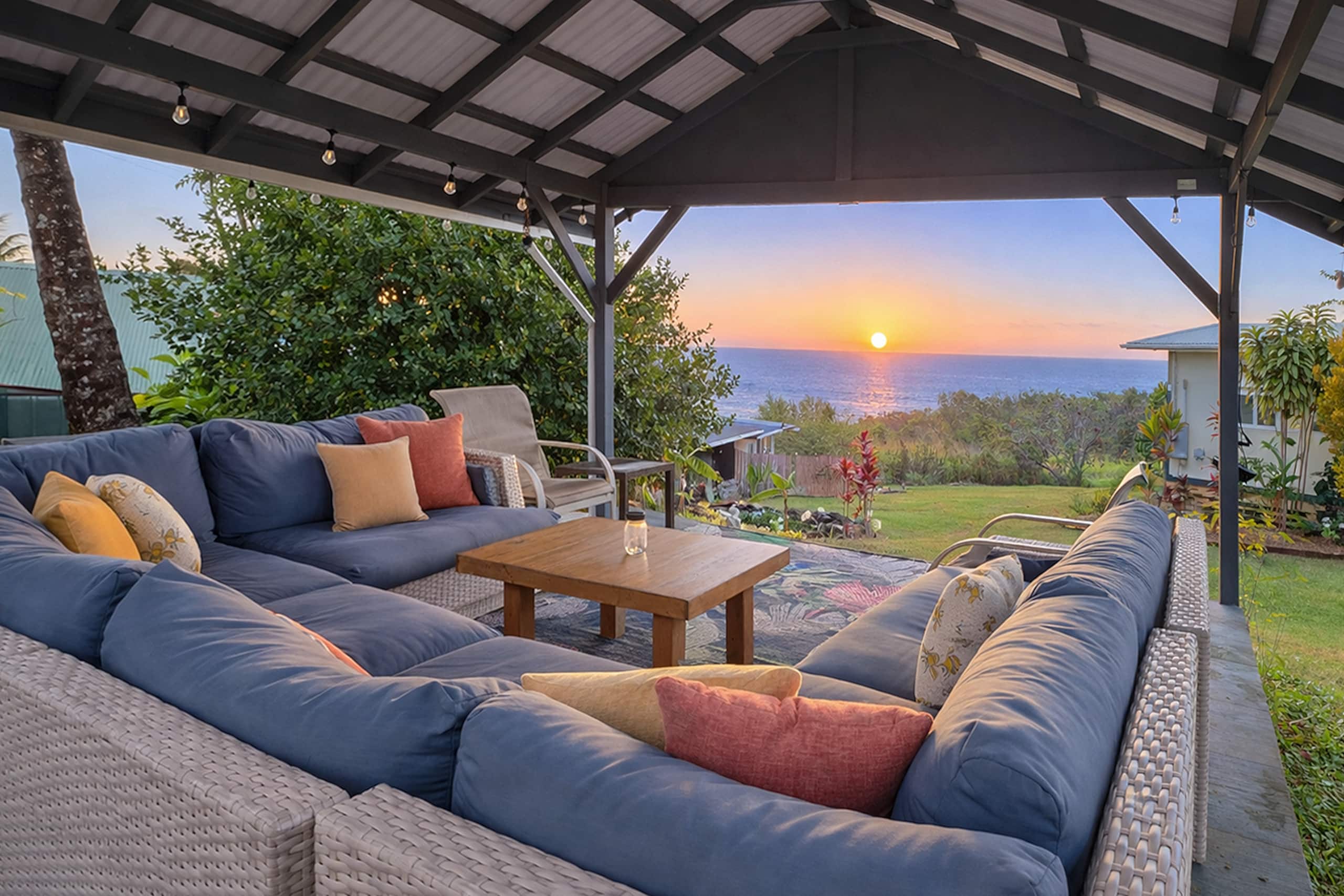 Aloha Magic Cottage w/ Private Porch & Ocean Views - Photo 15