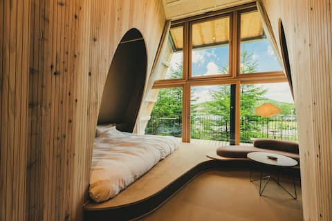 Overlooking Lake Shirakaba and the mountains|Private cabin with plenty of activities and a stunning