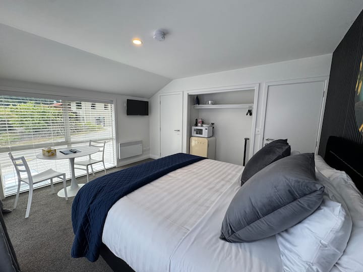 No Car? Town Centre Hotel Alternative - Queenstown
