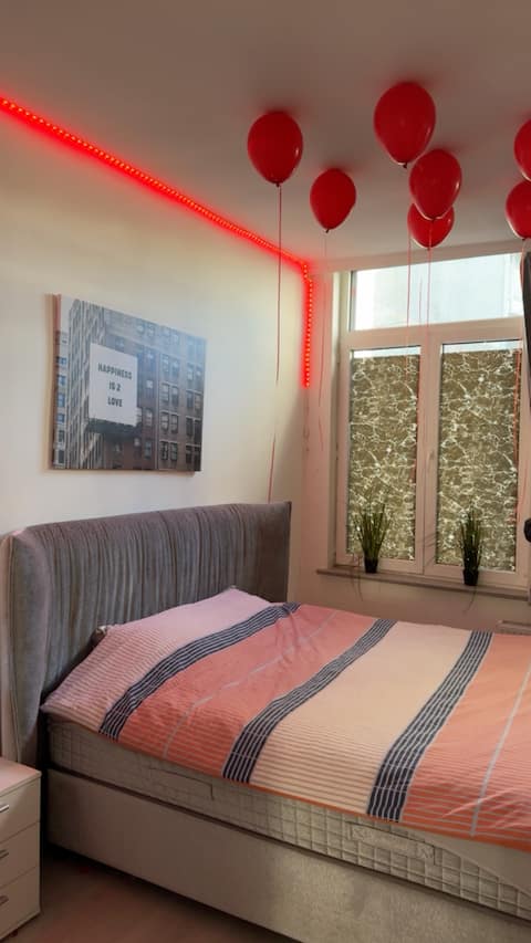 Successful Airbnb property: Apartment + private hot tub in Saint Josse Ten Noode Sint Joost Ten Node