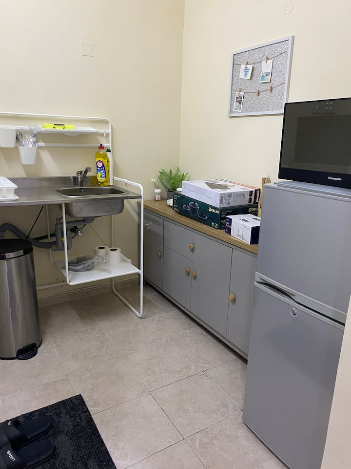 Studio Room 24/7 Free Parking, Common Garden - Sharjah