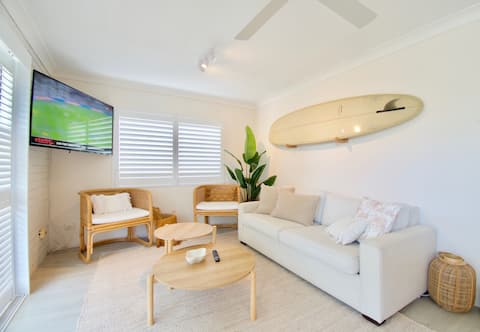 Coastal Comfort | Walk to Beach, Cafés & Esplanade