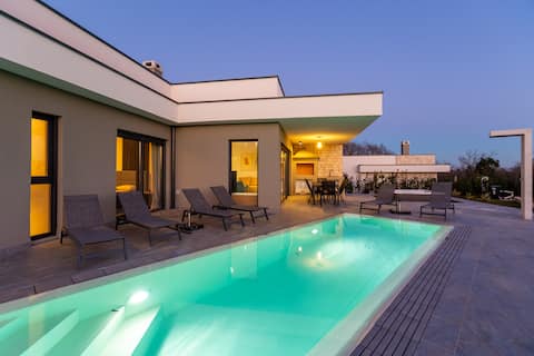 Villa Adriatic Pearl - Pool, BBQ & Jacuzzi