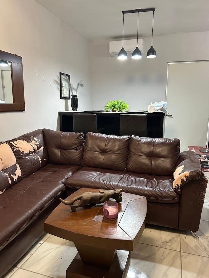 Casa Completa En Zona Tranquila Frente A Parque - Reynosa
