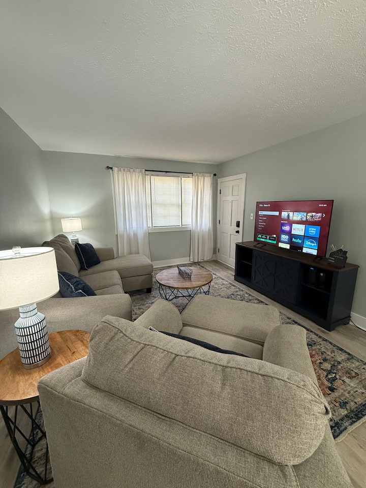 Walk To Sanford Stadium & Five Points - University of Georgia, Athens