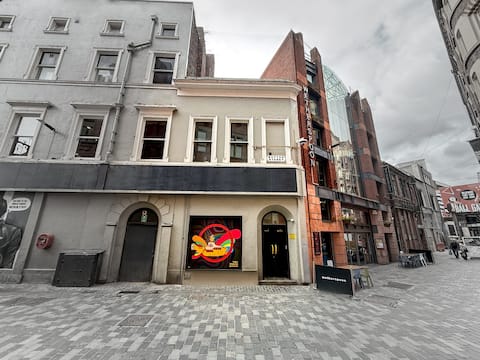 Yellow Submarine Apartments - Sleeps 18