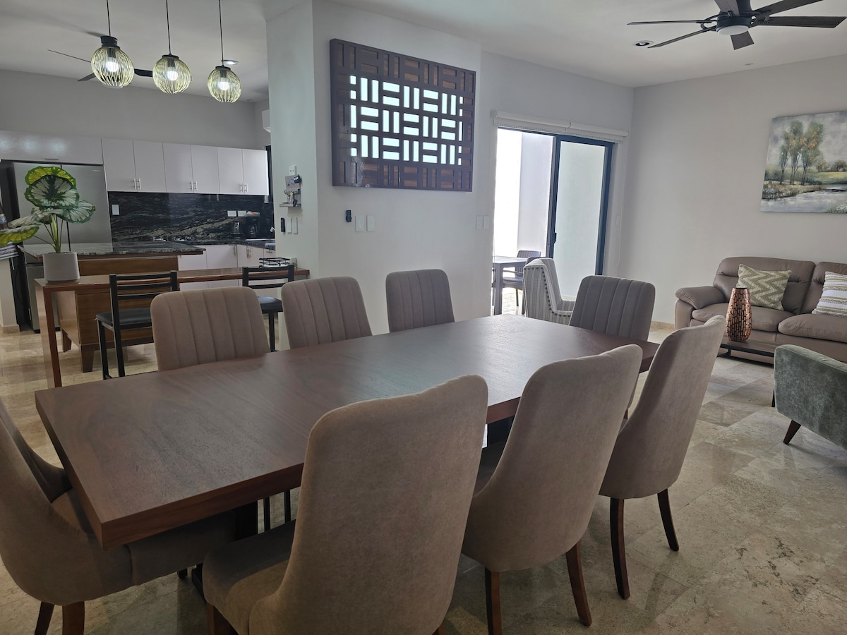 Anuncio de Airbnb popular: Comfortable and conveniently located house. en Colonia Dzitya