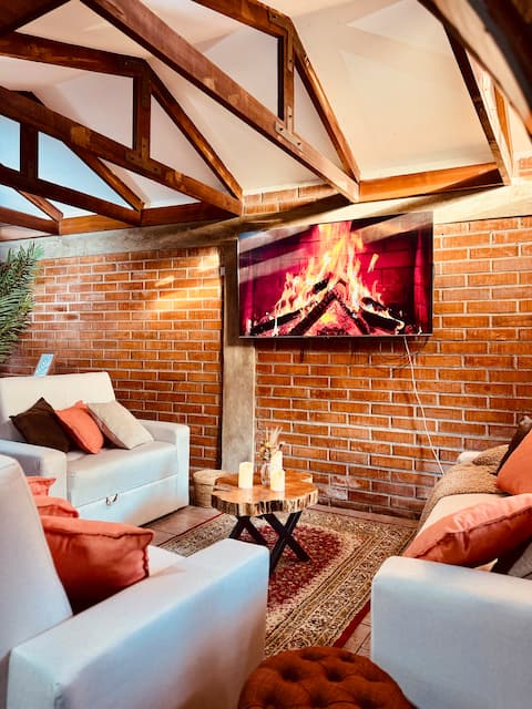 Rustic house + Jacuzzi + Pool + SCL Airport