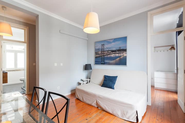 Historic Center 2-bedroom Boutique Apartment - Alfama