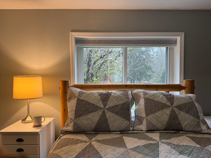 חדר שינה ראשי נעים כדי להבטיח שנת לילה נינוחה.