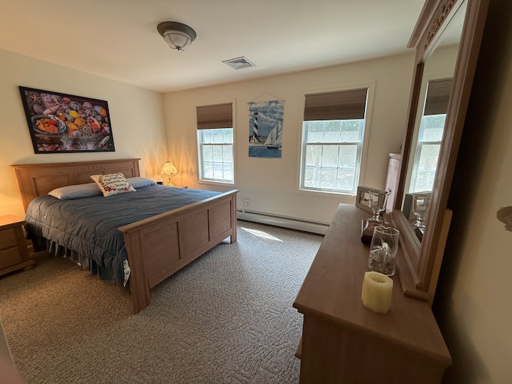 חדר שינה שלישי
מיטת קווין