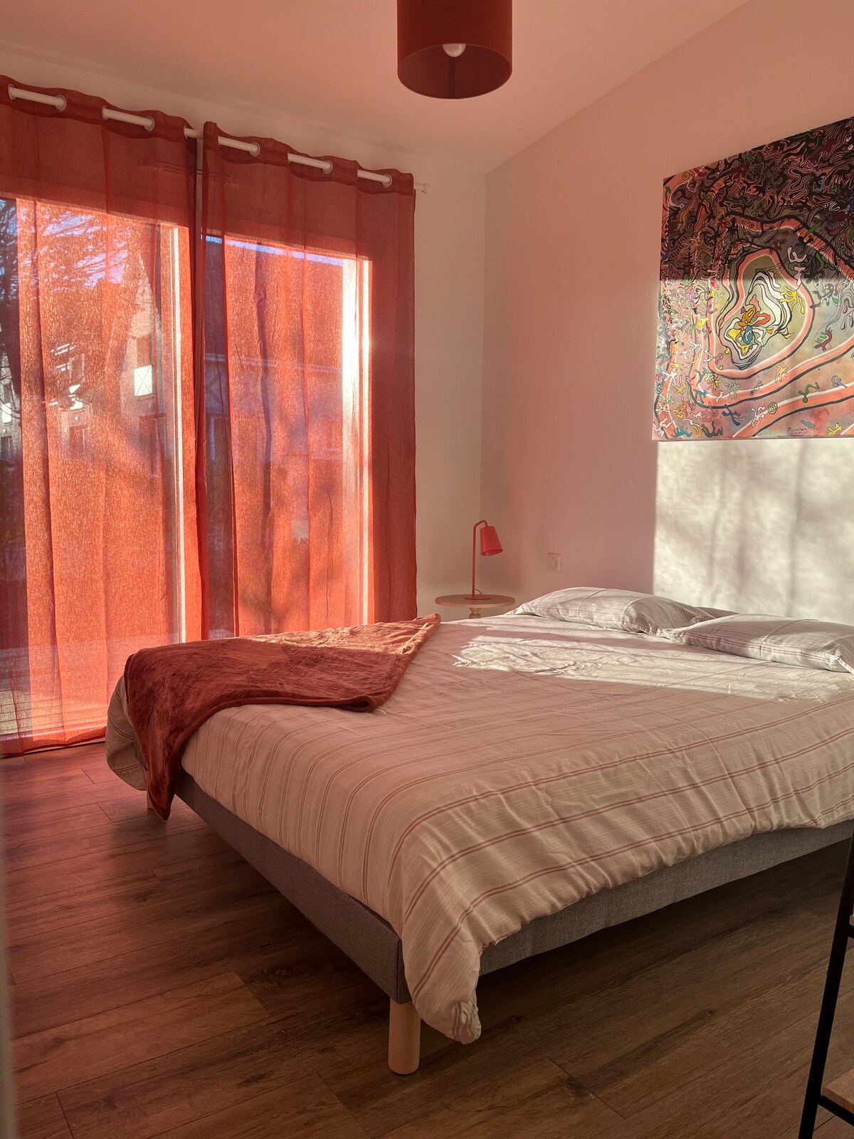 The Terracota Room е най - пашкулът от трите. Предлага 160 легла със самостоятелна баня. Има директен достъп до градината, където децата могат да играят на самостоятелната тераса.