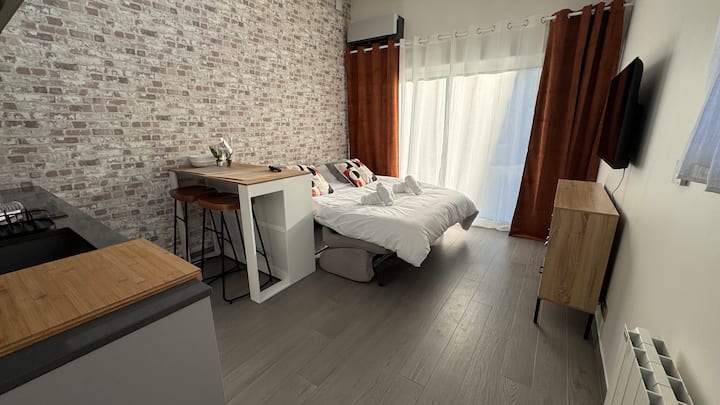 მისაღები ოთახი 2