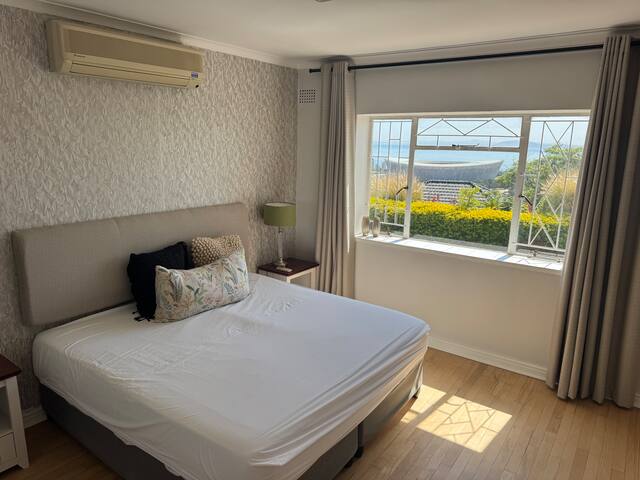 Garden Apartment with Sea Views gallery image 5