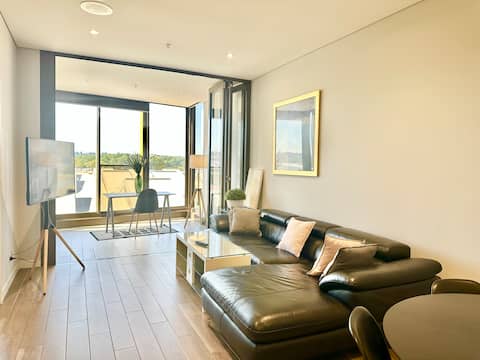 Riverside Living | 2BR Stay Near Olympic Park