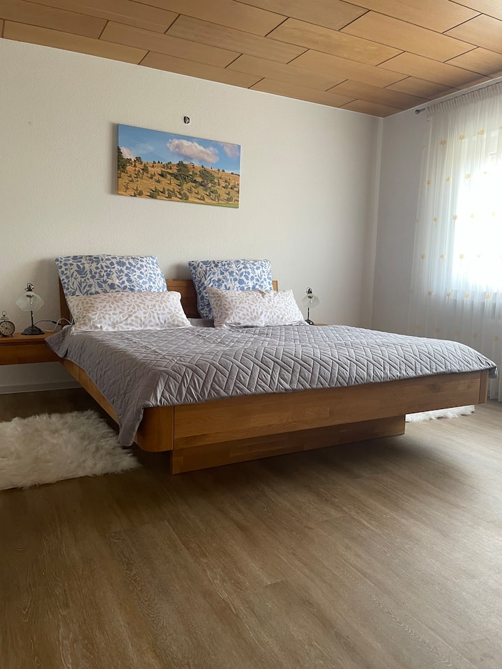 Schlafzimmer 1