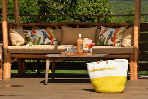 With family or friends - 3-bedroom villa facing the sea