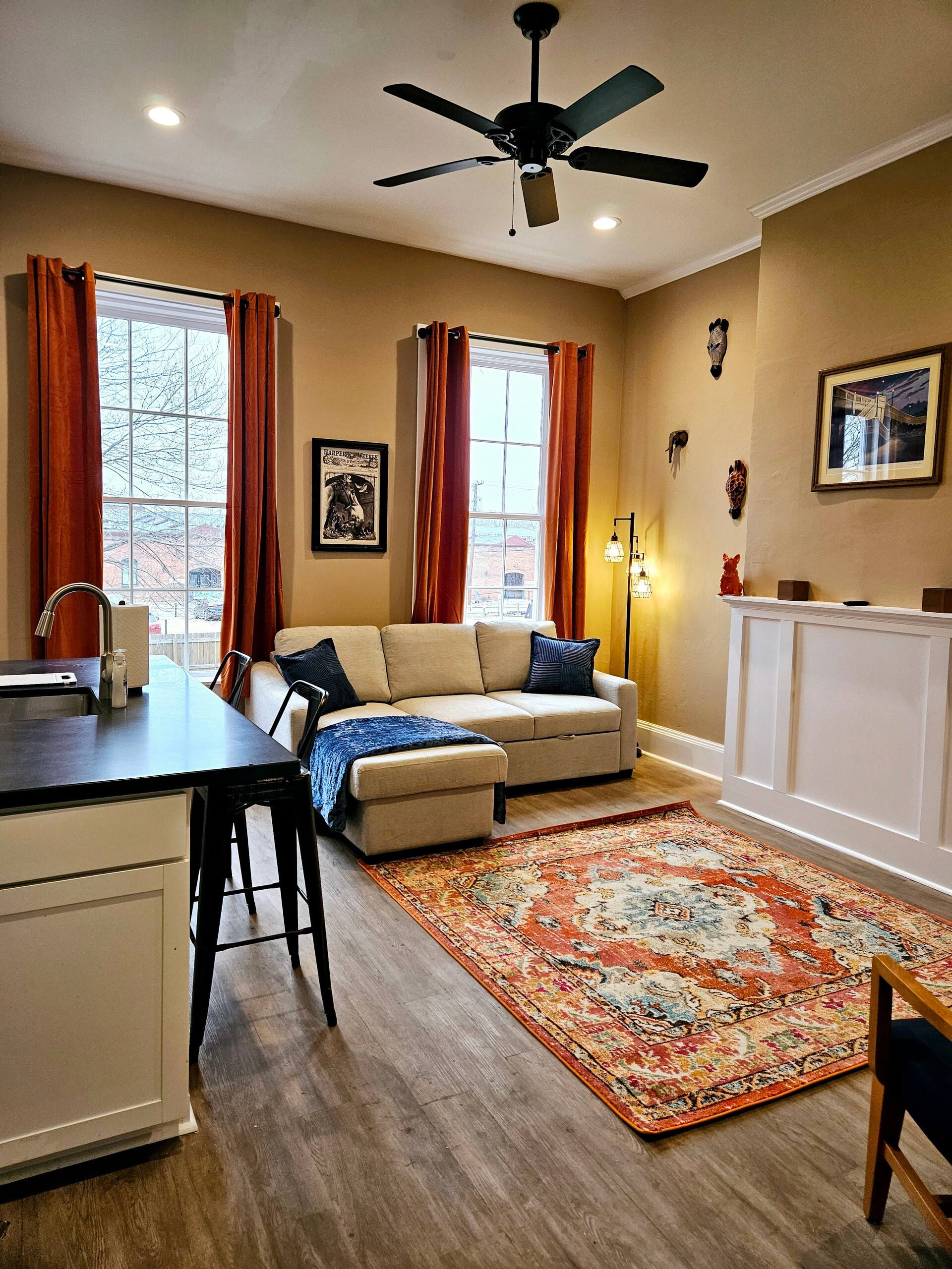 The Henry Lofts Unit 3 - 'The Sunset Suite'