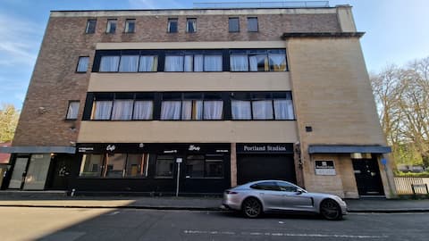 (5.6) Duplex: 14 beds. Sleeps 18 Central BS2