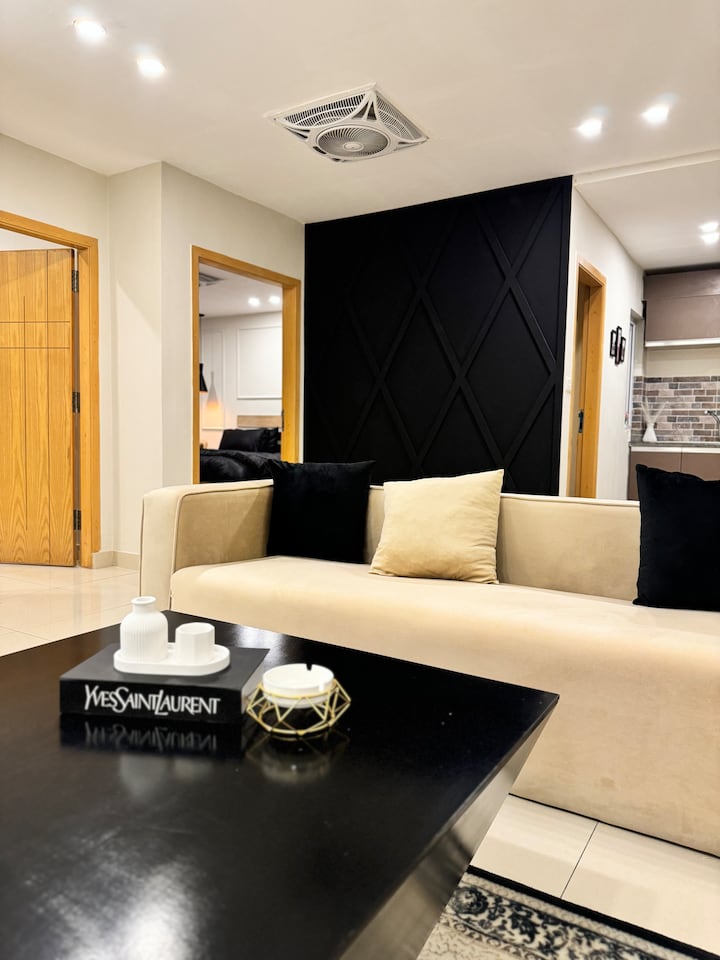 The Chess Lounge! 2bhk | Pool & Gym. - Islamabad