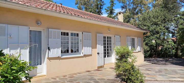 Villa à Cavalaire 200m De La Plage 3 Chbres 6 Pers - Cogolin