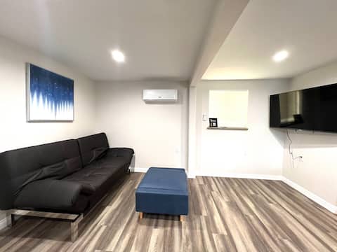 Top Airbnb: Huge 1 Bedroom 1 bath 1living RM/Full kitchen in South San Gabriel