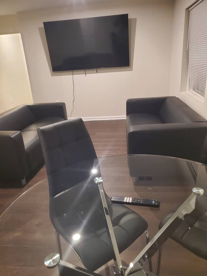 3 Bedroom Furnished Basement. - Lake Louise, Crofton