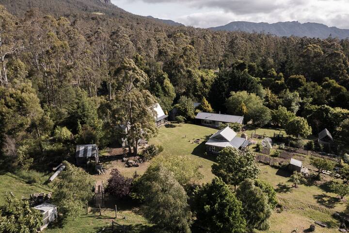 ‘The Crib & The Shanty’ at Whispering Woods gallery image 4